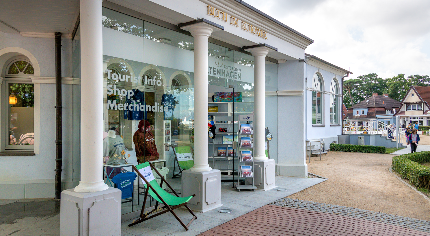 Shop mit Klamotten und Souvenirs