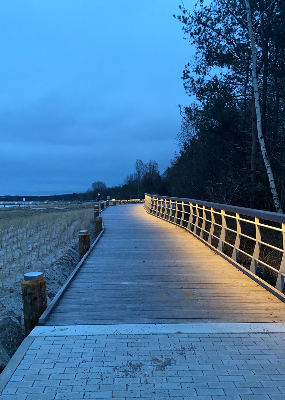 Blick Dünenpromenade Übergang vom Deich im Westen zur Promenade 