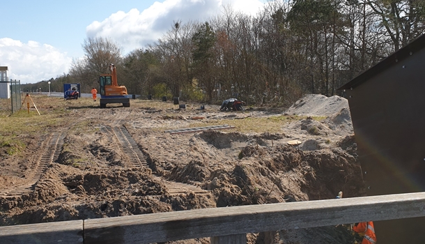 Rütteln letzter Pfähle an der Seebrücke und Schweißarbeiten