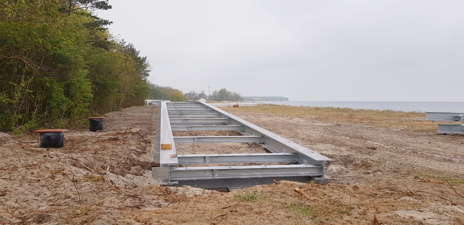 10m lange Promenadenfelder aus Stahl