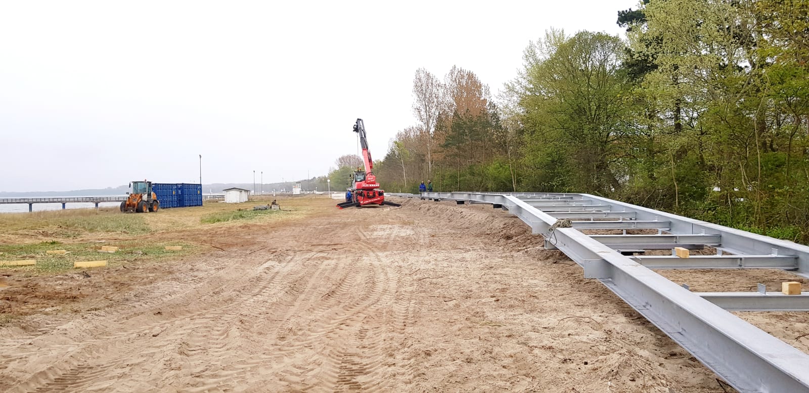 10m lange Promenadenfelder aus Stahl