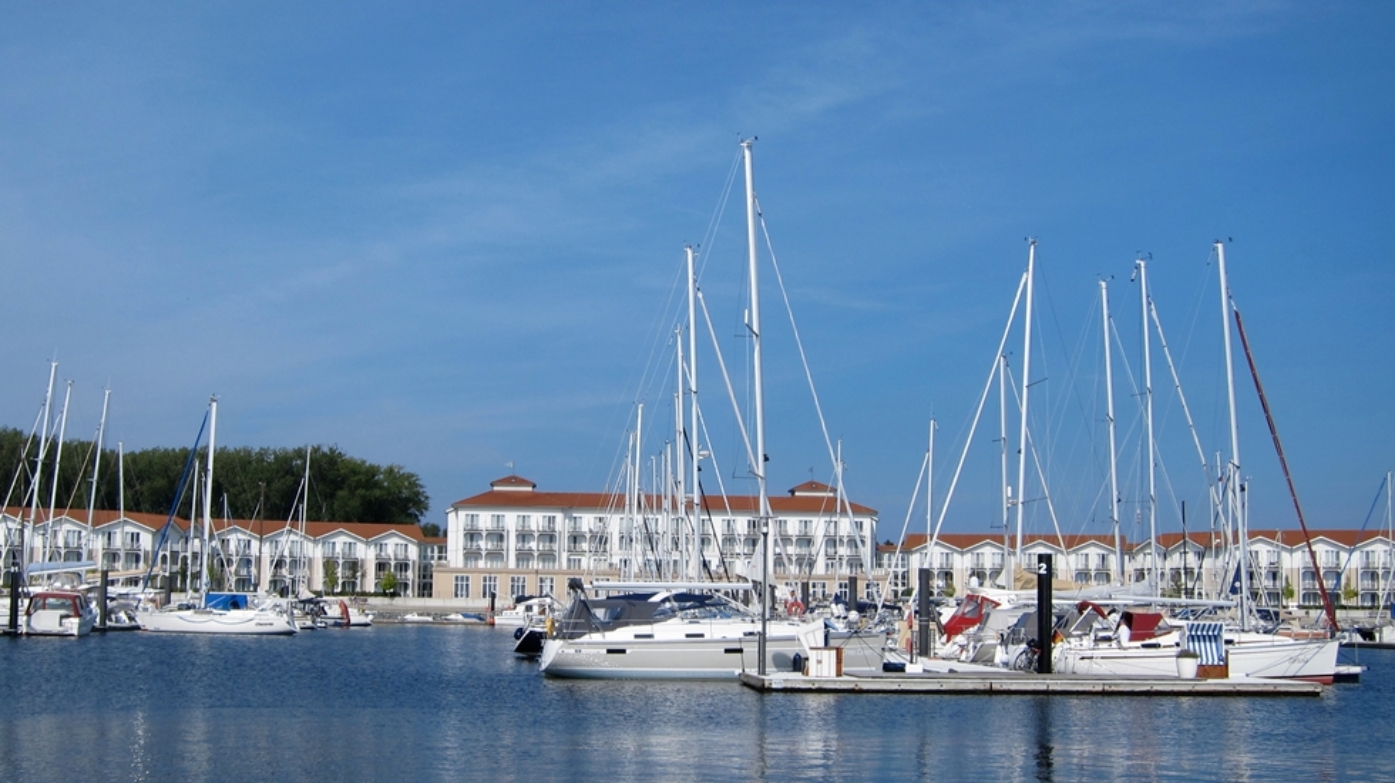 Blick auf den Yachthafen und das Iberotel im Hintergrund