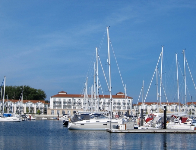 Blick auf den Yachthafen und das Iberotel im Hintergrund