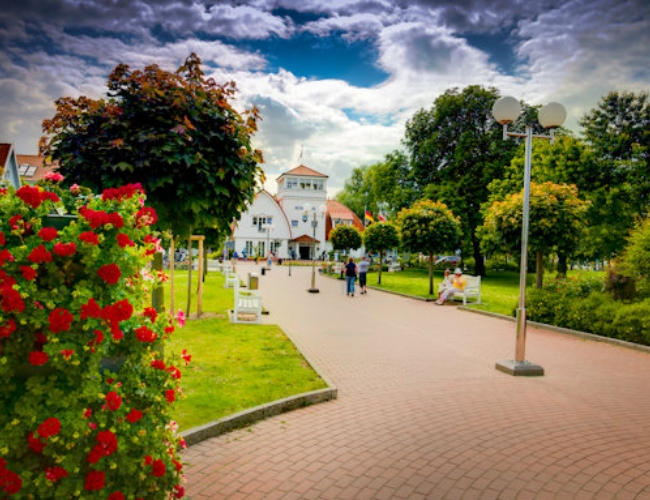 Blick auf das Kurhaus vom Kurpark aus
